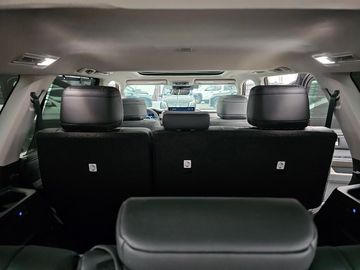 Car image 36