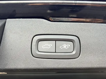 Car image 32