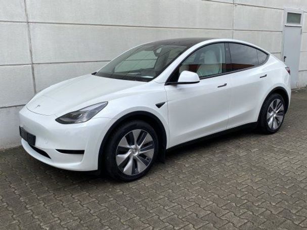 Tesla Model Y 60 Standard Range 220 kW image number 1