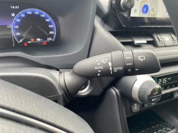 Car image 28