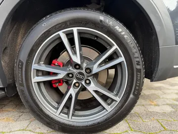 Car image 32