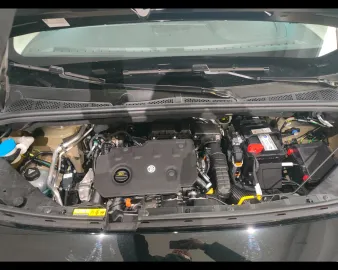 Car image 28