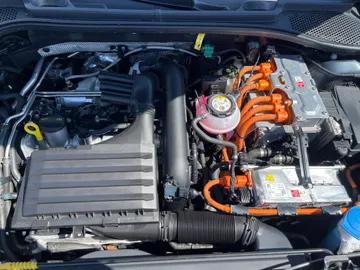 Car image 28