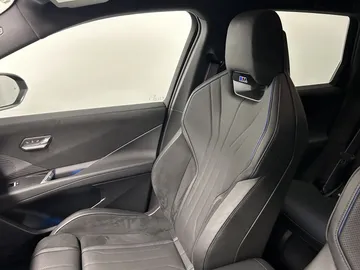 Car image 40