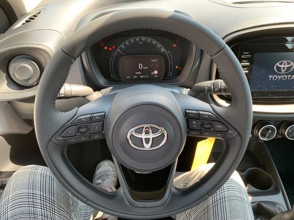 Toyota Aygo X 1.0 53 kW image number 21