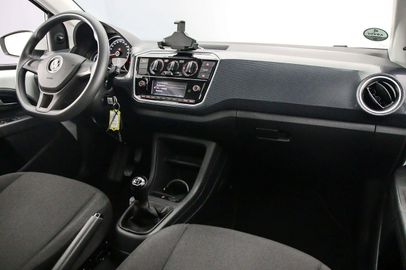 Car image 32