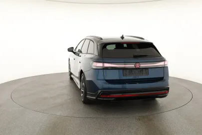 Car image 40