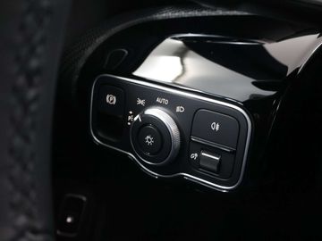 Car image 38