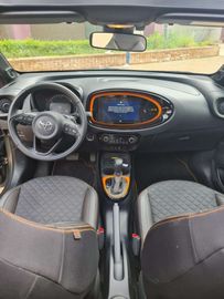 Car image 13