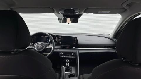 Car image 10