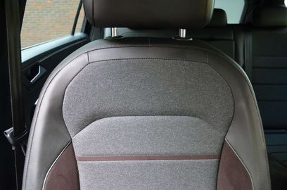 Car image 36