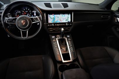 Car image 30