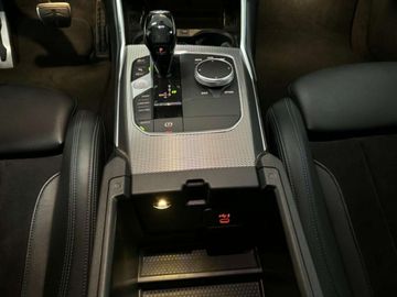 Car image 37