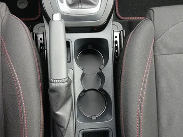 Car image 28