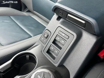 Car image 37