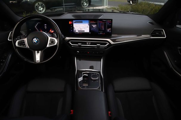 BMW 330e Touring 215 kW image number 7