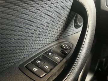 Car image 33