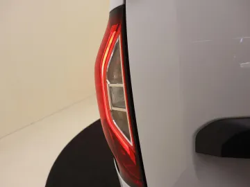 Car image 37