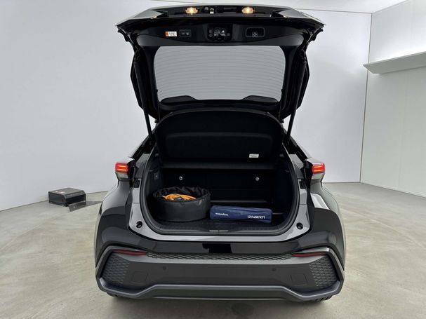 Toyota C-HR Plug-In Hybrid 164 kW image number 32