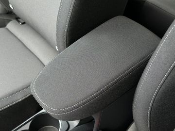 Car image 33