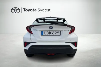 Car image 4