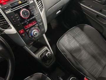 Car image 32