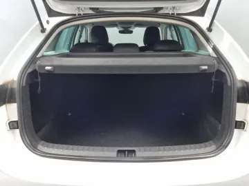 Car image 40