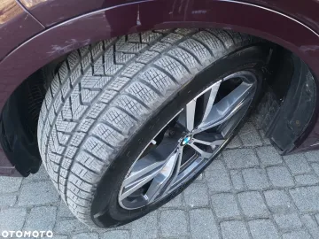 Car image 40