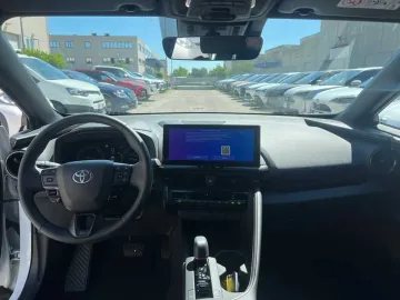 Car image 13