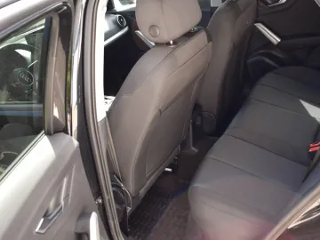 Car image 26