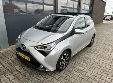 Car image 3