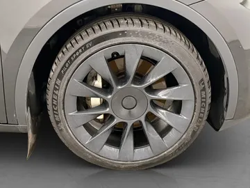 Car image 37