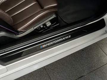 Car image 33