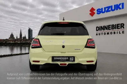 Car image 18