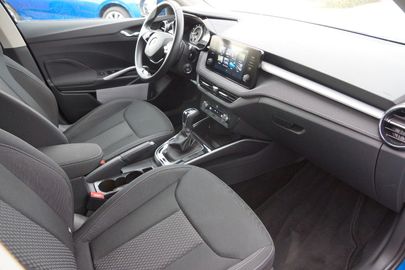 Car image 10