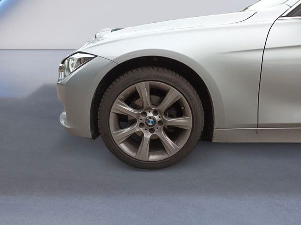 BMW 320i 135 kW image number 17