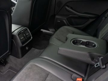 Car image 36