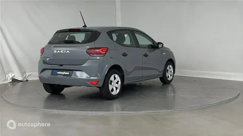 Car image 5