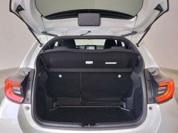 Car image 10