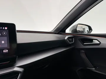 Car image 40