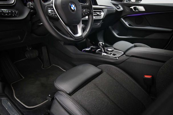 BMW 118i 100 kW image number 23