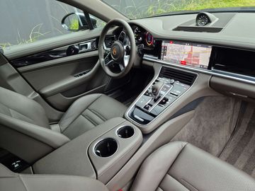 Car image 10