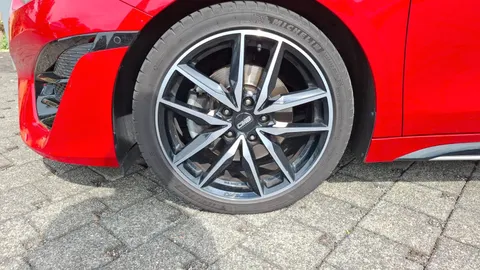 Car image 27