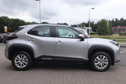 Car image 3