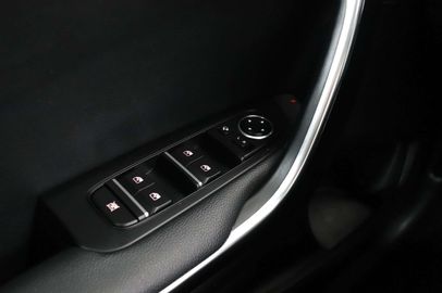 Car image 38