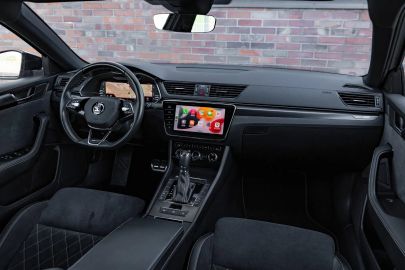 Car image 23