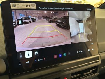 Car image 16