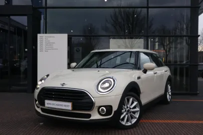 Car image 27