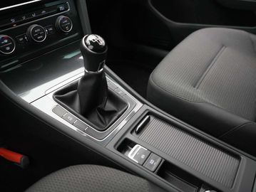 Car image 30