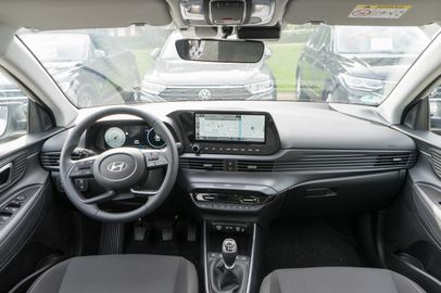 Car image 11